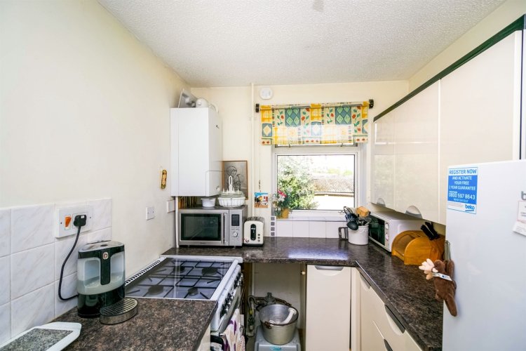 2 bedroom property for sale in David Davies House, Barry £77,500