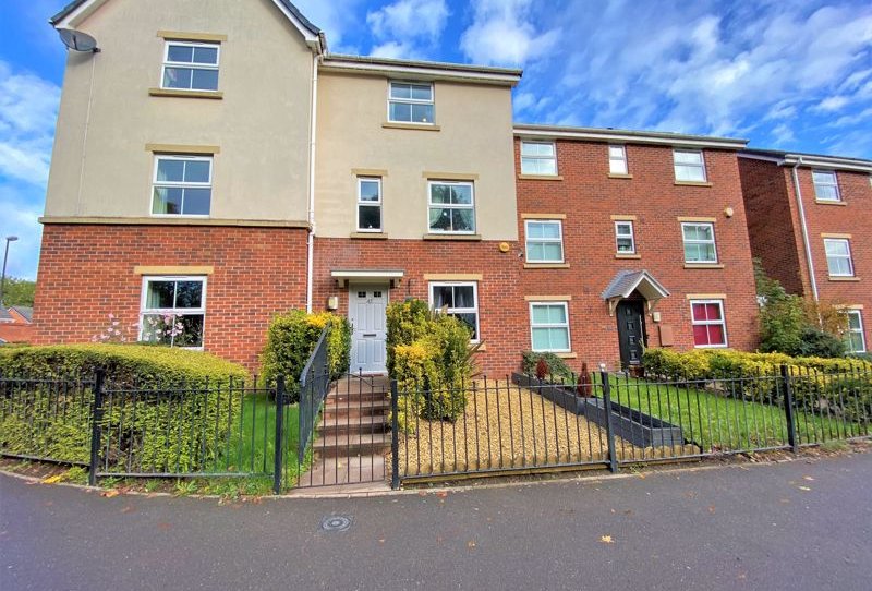 3 bedroom property for sale in Bell Lane, Bloxwich, Walsall Offers in