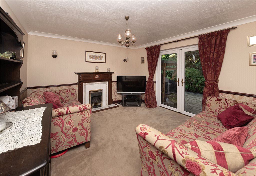 4 bedroom property for sale in Skipton Road, Utley, West Yorkshire