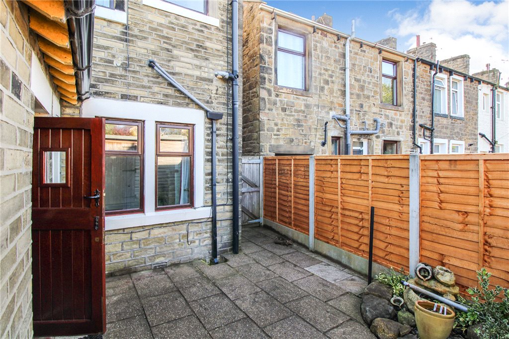 3 bedroom property for sale in Colne Road, Earby, Barnoldswick, BB18