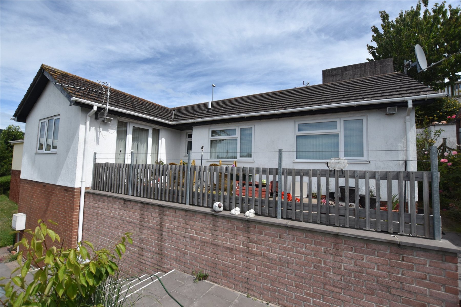 2 bedroom property for sale in Lake Avenue, Teignmouth, Devon, TQ14 £