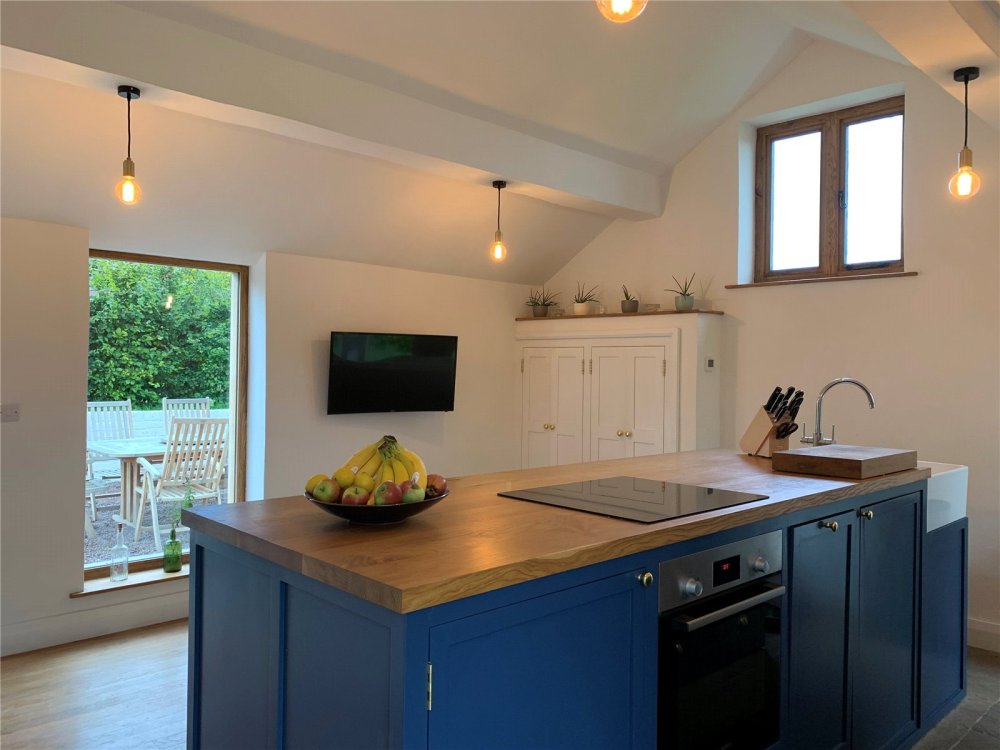 2 bedroom property for sale in Kinnersley, Hereford, HR3 £219,995