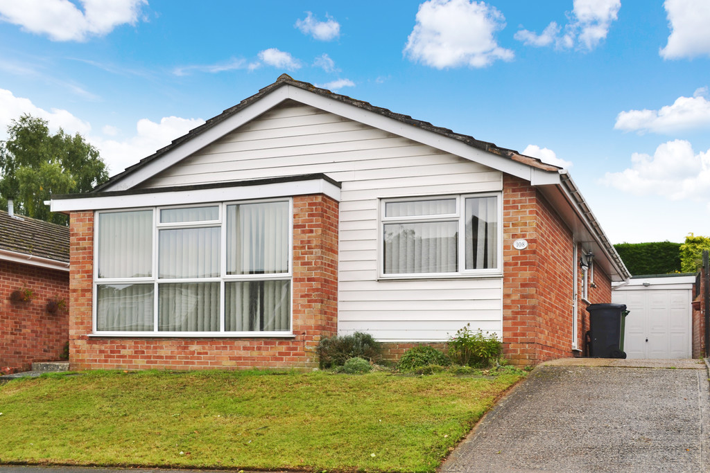 3 bedroom property to let in Priory Road, Newbury £1200 pcm