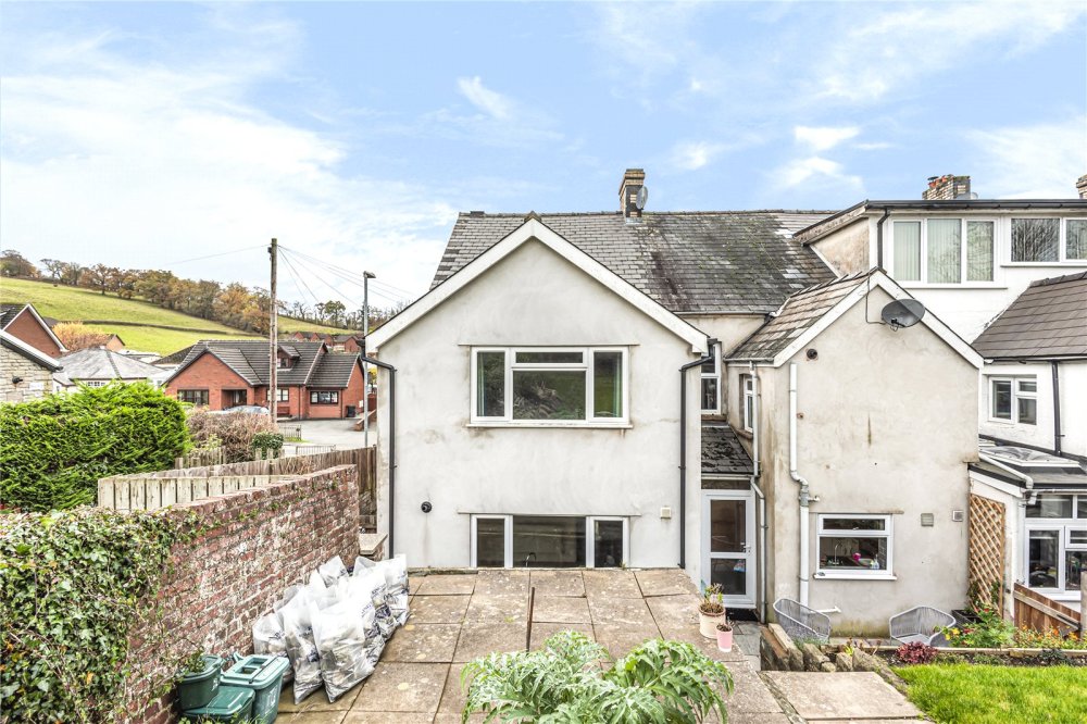 3 bedroom property for sale in Brecon Road, Brecon Road, LD2 Guide