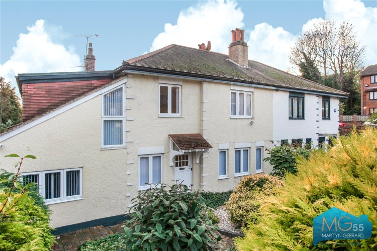 4 bedroom property for sale in Gloucester Road, Hertfordshire