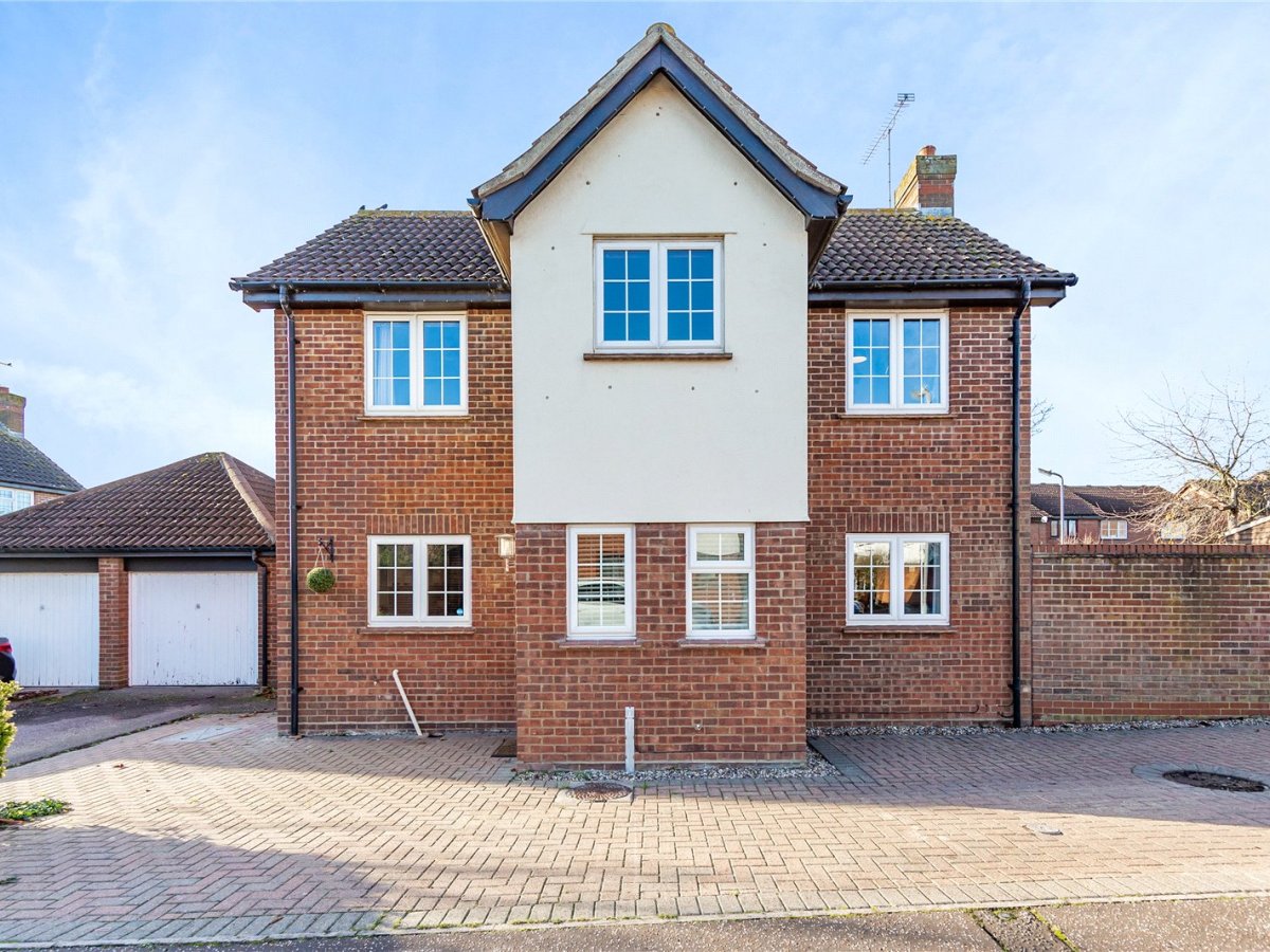 4 bedroom property for sale in Pollards Green, Chelmsford, Essex, CM2
