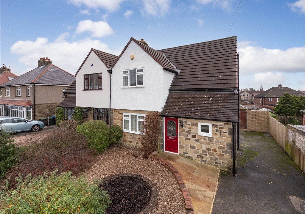 3 bedroom property for sale in Moorfield Drive, Baildon, BD17 £375,000