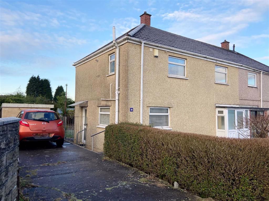 3 bedroom property for sale in Colwyn Avenue, Winch Wen Offers in the