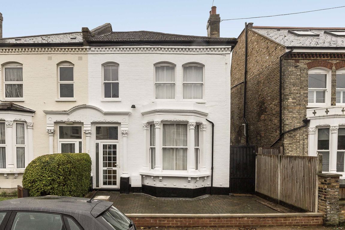 Jacksons 5 bedroom property to let in Byrne Road, Balham £4000 pcm