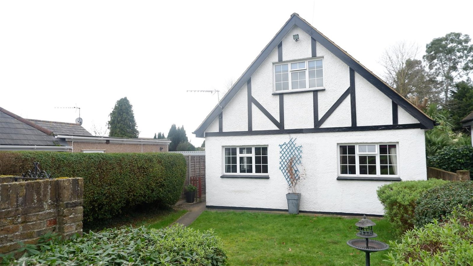 4 bedroom property for sale in Harlington Road, Uxbridge £600,000