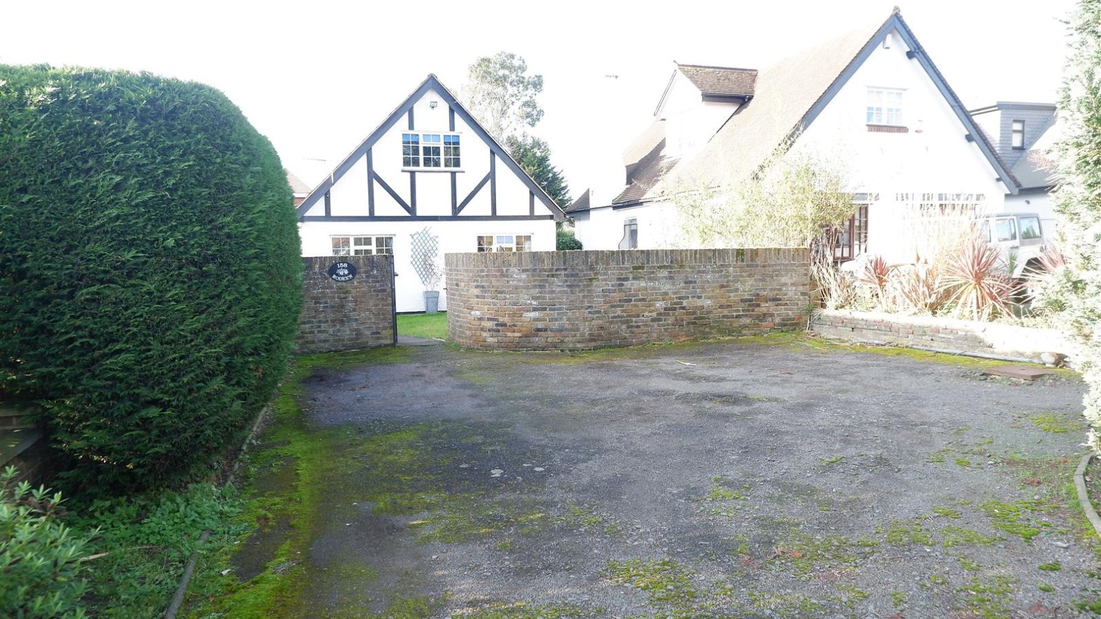 4 bedroom property for sale in Harlington Road, Uxbridge £600,000