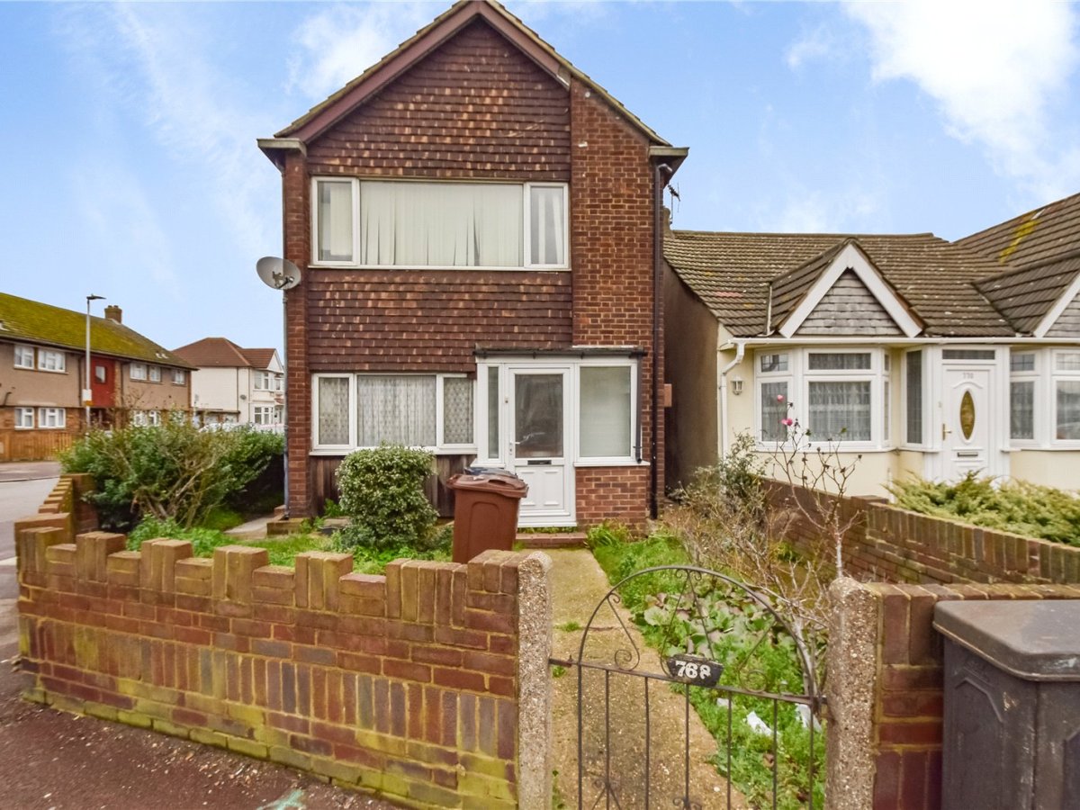 2 bedroom property for sale in Rainham Road South, Dagenham, RM10