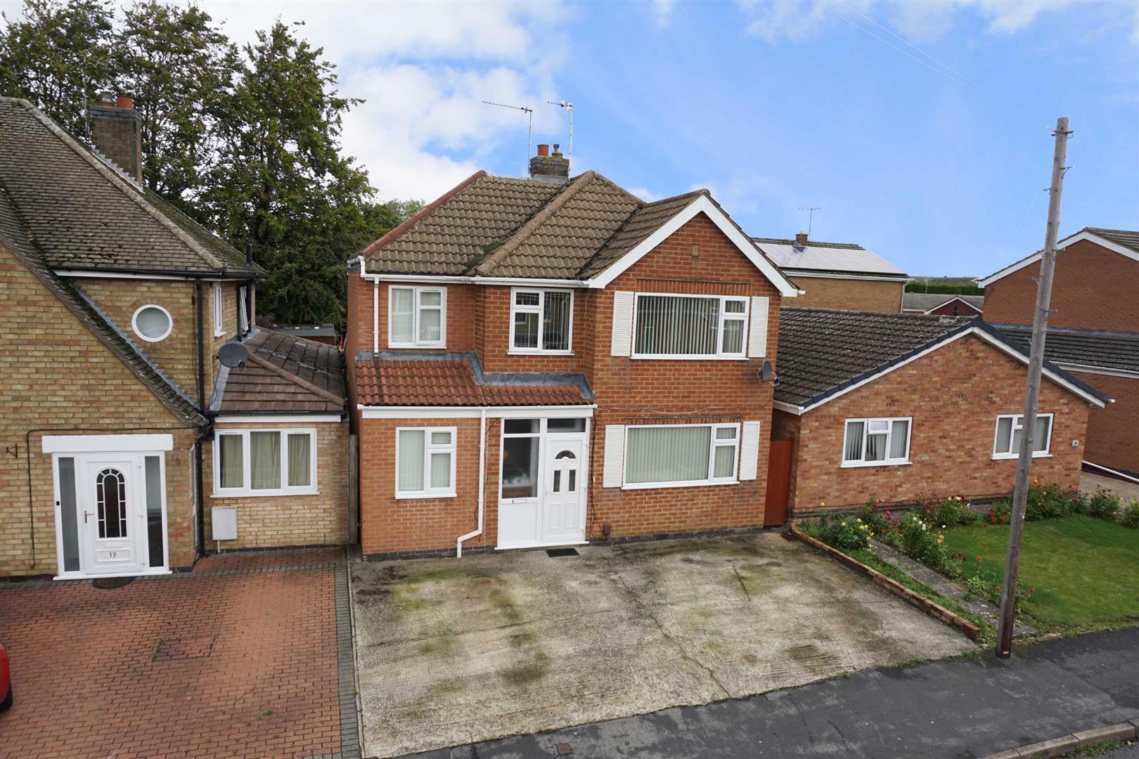 5 bedroom property for sale in Adlington Road, Oadby Offers over £400,000