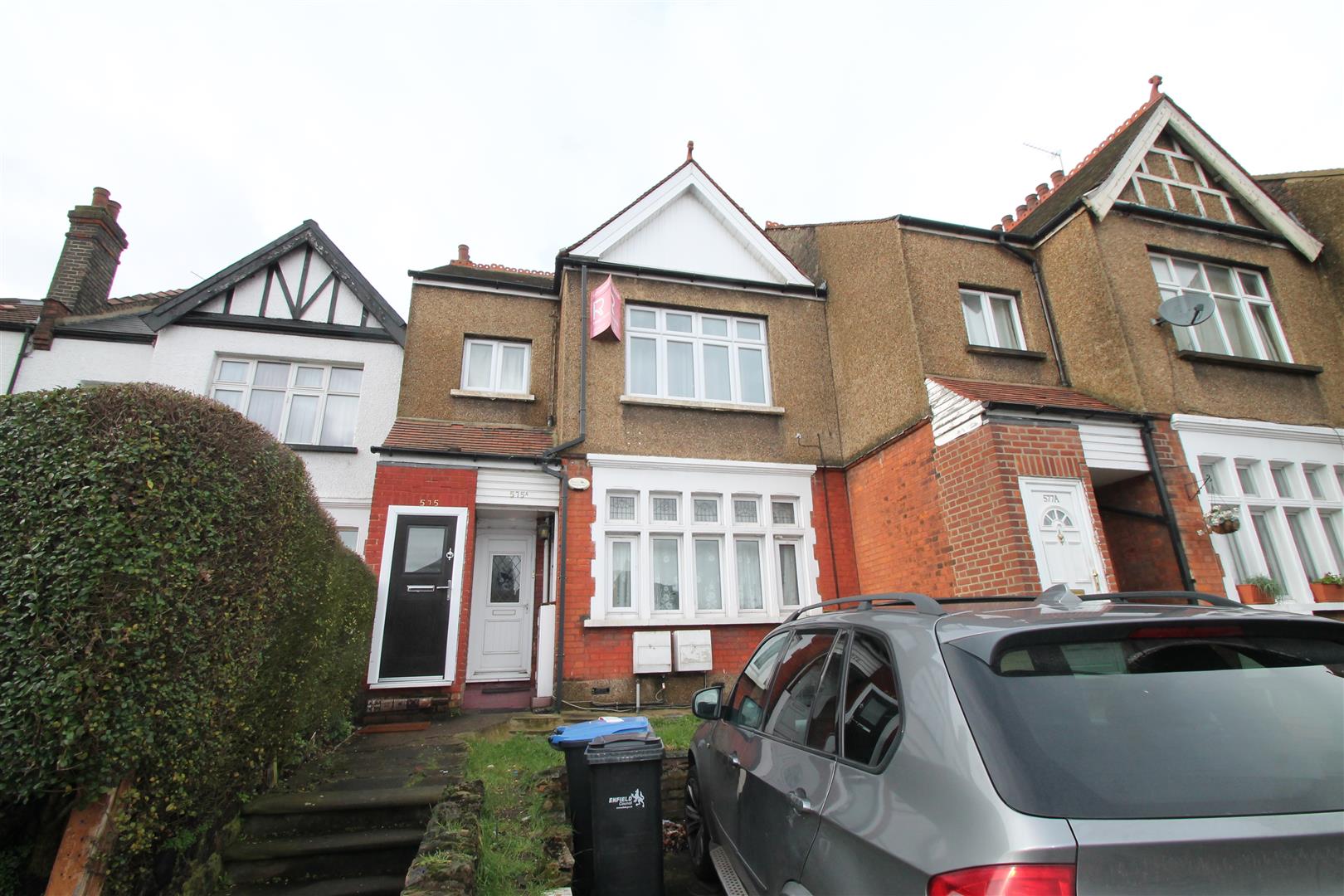 1 bedroom property for sale in Green Lanes, Palmers Green N13 £275,000