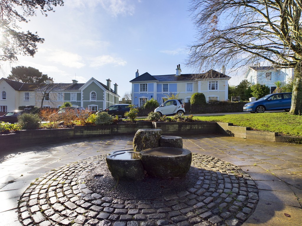 7 bedroom property in Courtenay Park, Newton Abbot Guide price £500,000