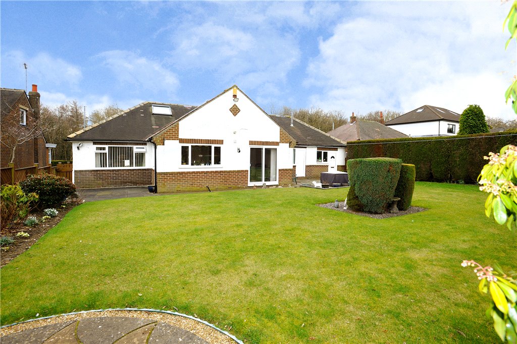 2 bedroom property for sale in Bradley Road, Bradley, Huddersfield, HD2