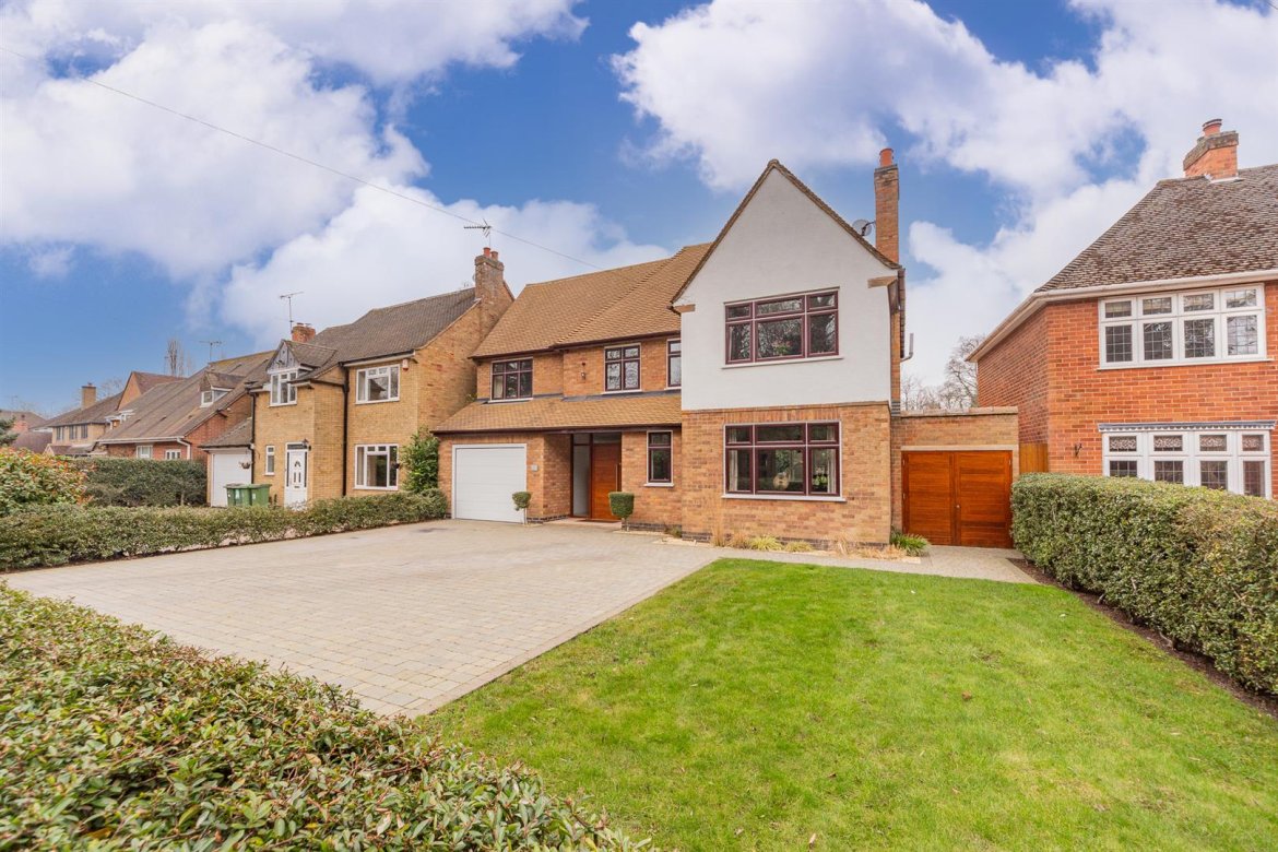 4 bedroom property for sale in Linden Lane, Kirby Muxloe Guide price