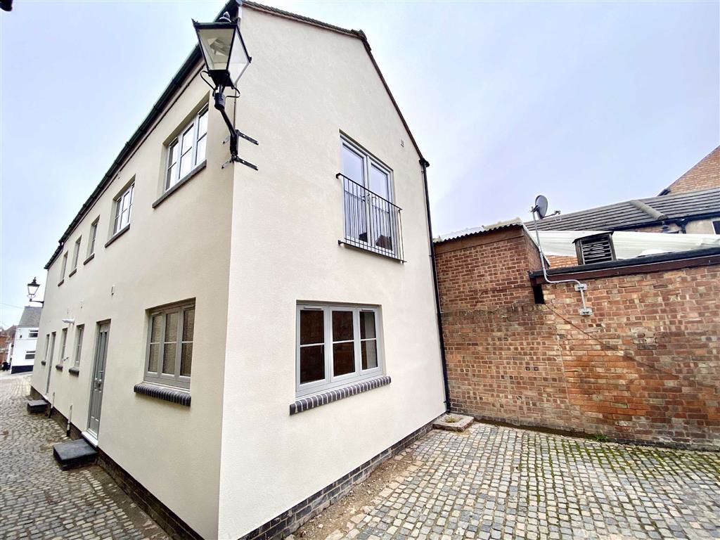 Lilleys Yard, Hinckley Image 1