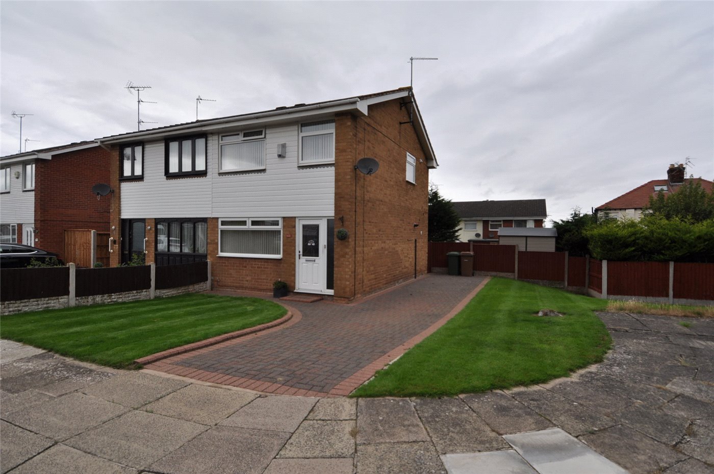 3 bedroom property for sale in Wellbrae Close, Saughall Massie, Wirral