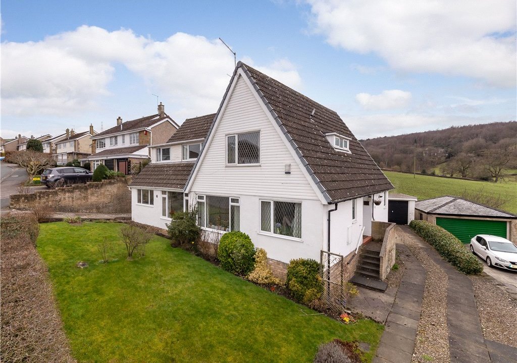 3 bedroom property for sale in Effingham Road, Harden, Bingley, BD16