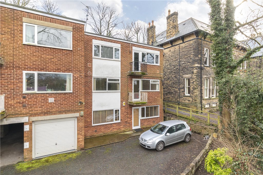 2 bedroom property for sale in Hollin Lane, Leeds, LS16 Guide price £