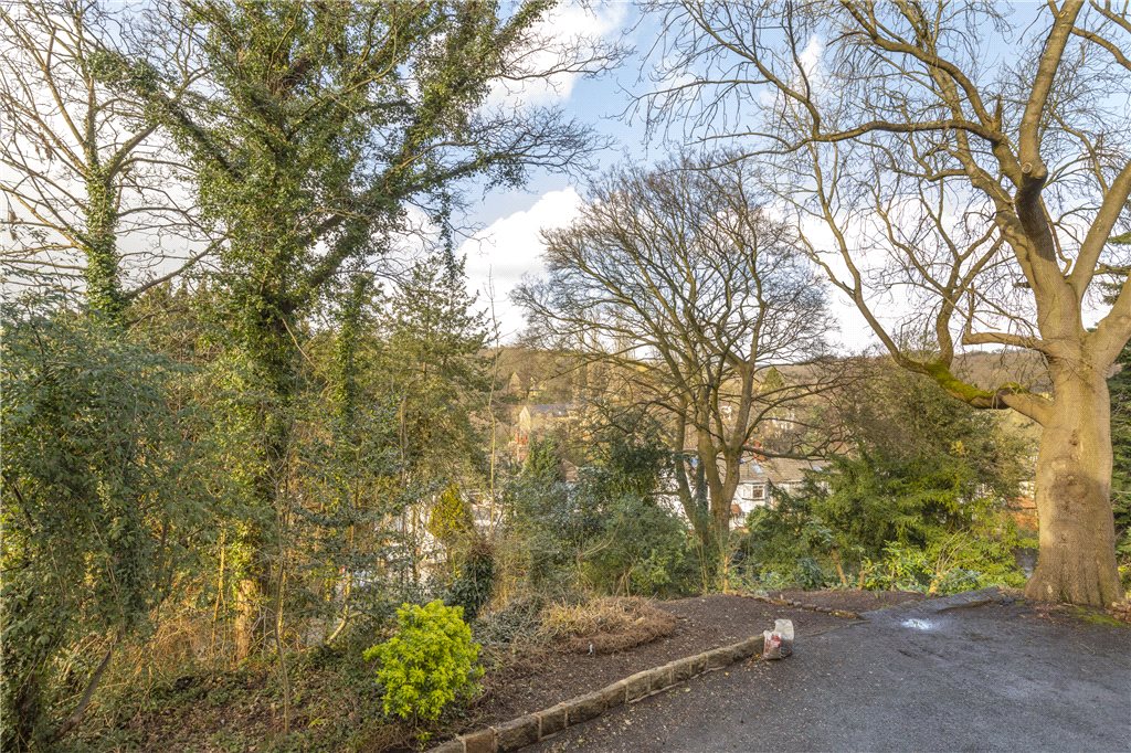 2 bedroom property for sale in Hollin Lane, Leeds, LS16 Guide price £