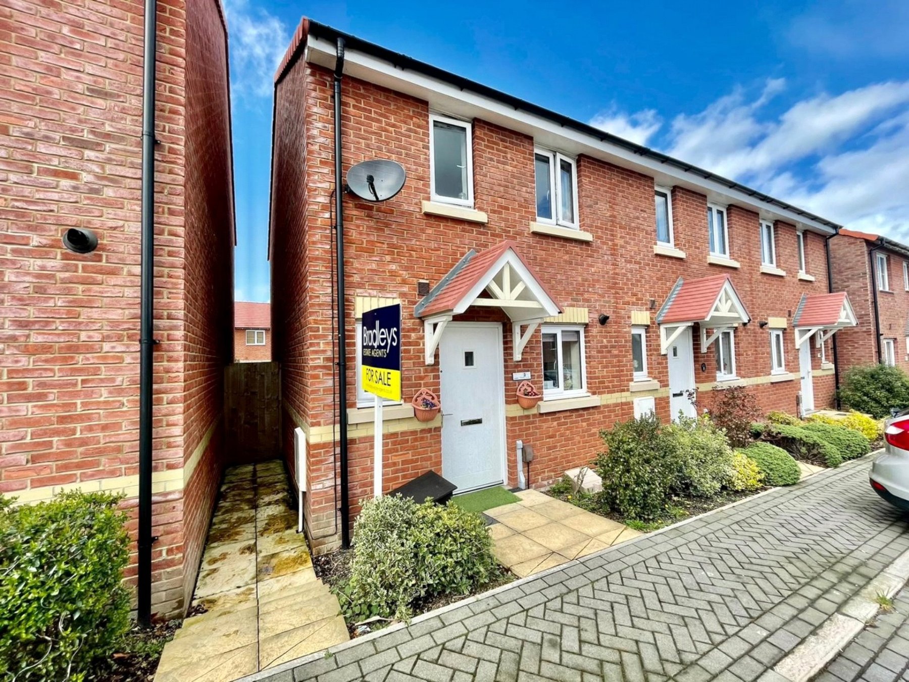 2 bedroom property for sale in Violet Drive, Newton Abbot, Devon, TQ12