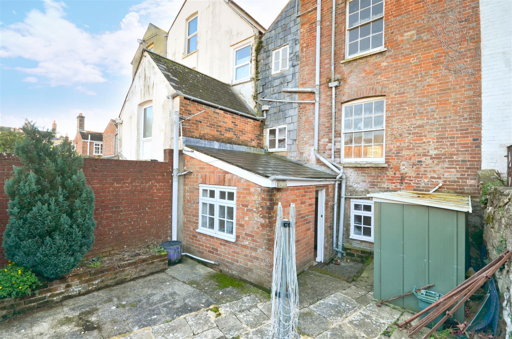5 bedroom property for sale in Newport, Isle of Wight £295,000