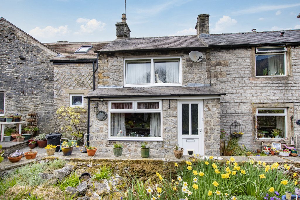 2 bedroom property for sale in The Hills, Bradwell, Hope Valley Offers in the region of £275,000