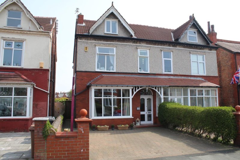 5 bedroom property for sale in Clive Road, Birkdale, Southport, PR8 4RZ