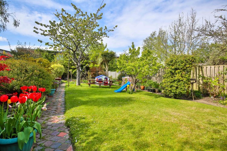 5 bedroom property for sale in Stanwell Road, Penarth £500,000