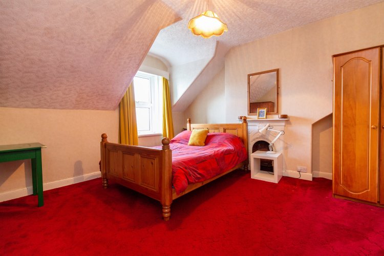 5 bedroom property for sale in Stanwell Road, Penarth £500,000