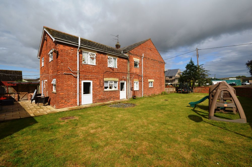 5 bedroom property for sale in Church Road, Wisbech, PE14 8AA