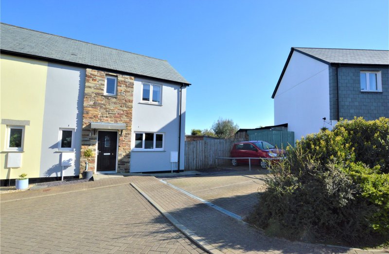 3 bedroom property for sale in Lower Rowe Court, Dobwalls, Liskeard