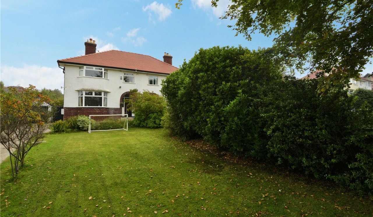 4 bedroom property for sale in Caldy Road, West Kirby, Wirral, CH48 Offers over £400,000