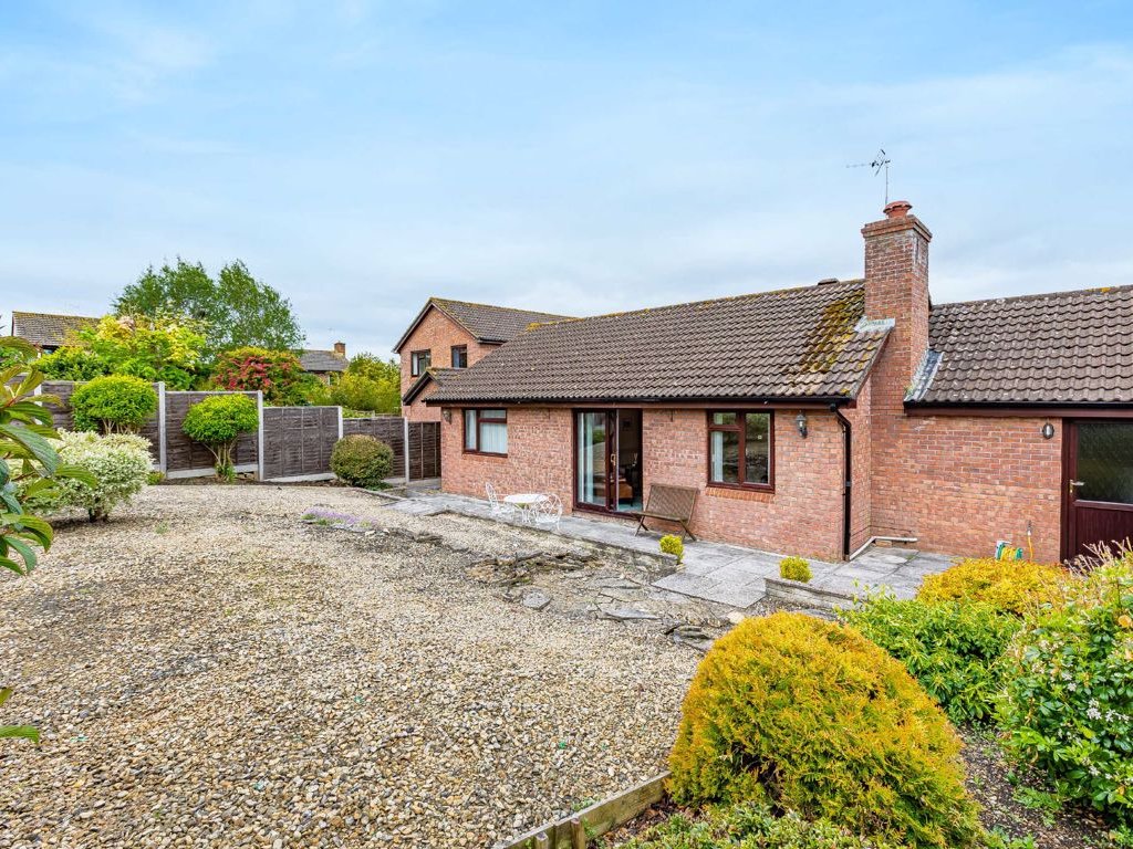 For sale 2 bedroom detached house, Guide price £340,000, Ratcliffe Drive, Stoke Gifford