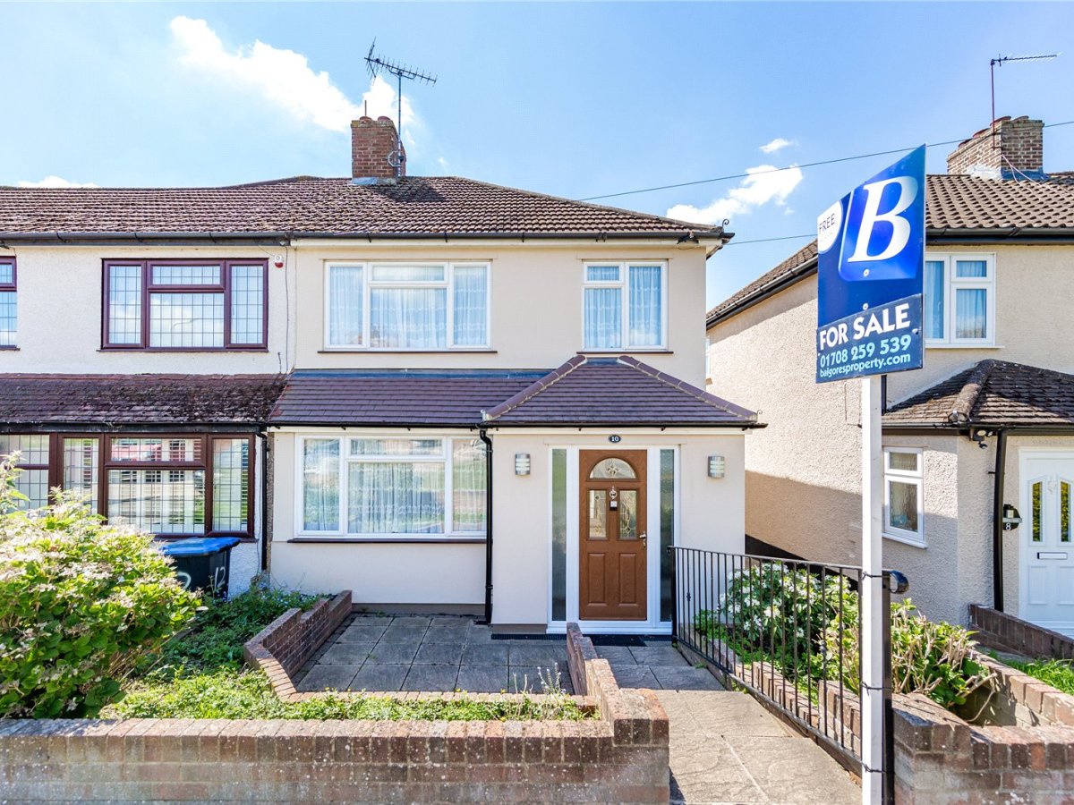 3 bedroom property for sale in Mallard Close, Upminster, RM14 Guide