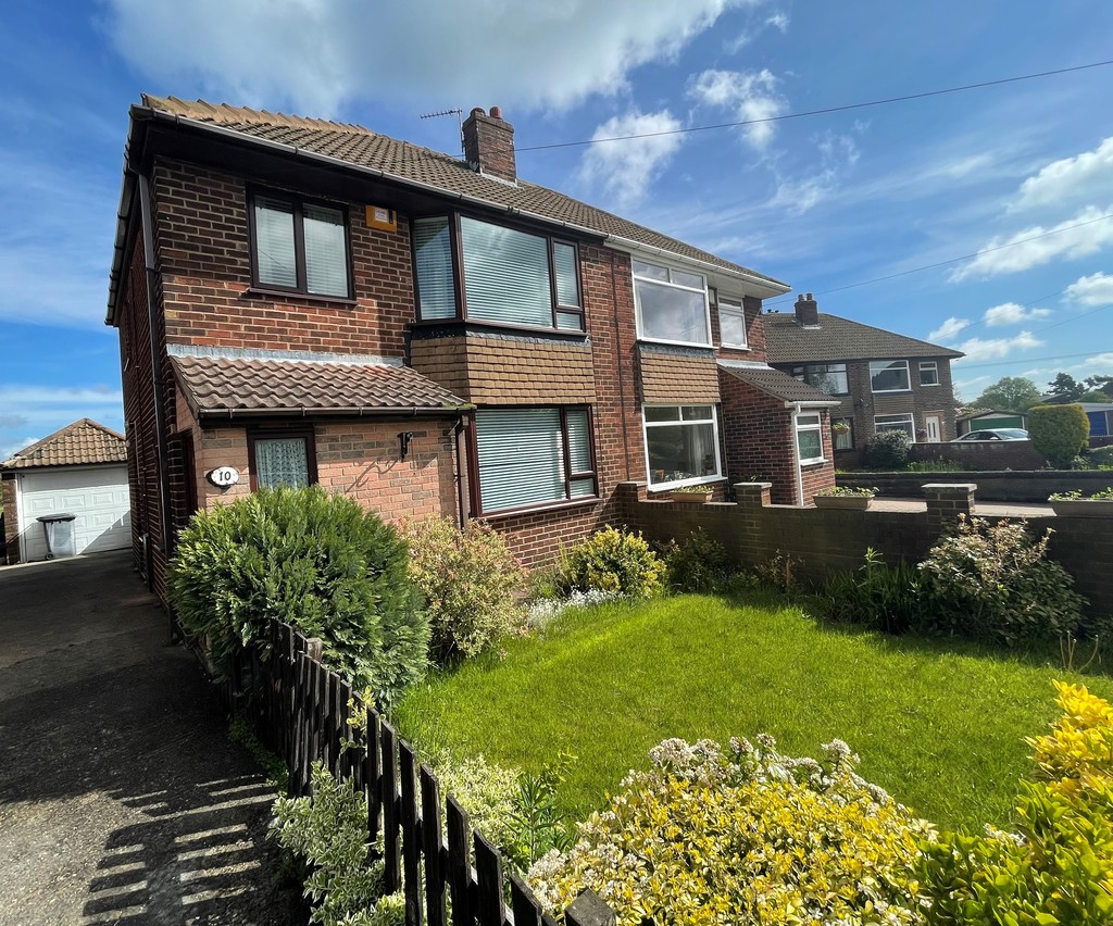 3 bedroom property for sale in Hollys House Road, Ravenfield, Rotherham