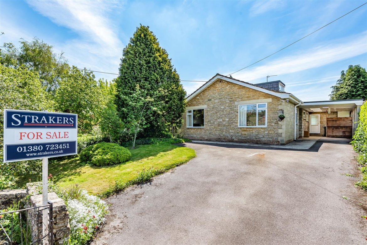 3 bedroom property for sale in High Street, Bulkington Price Guide £