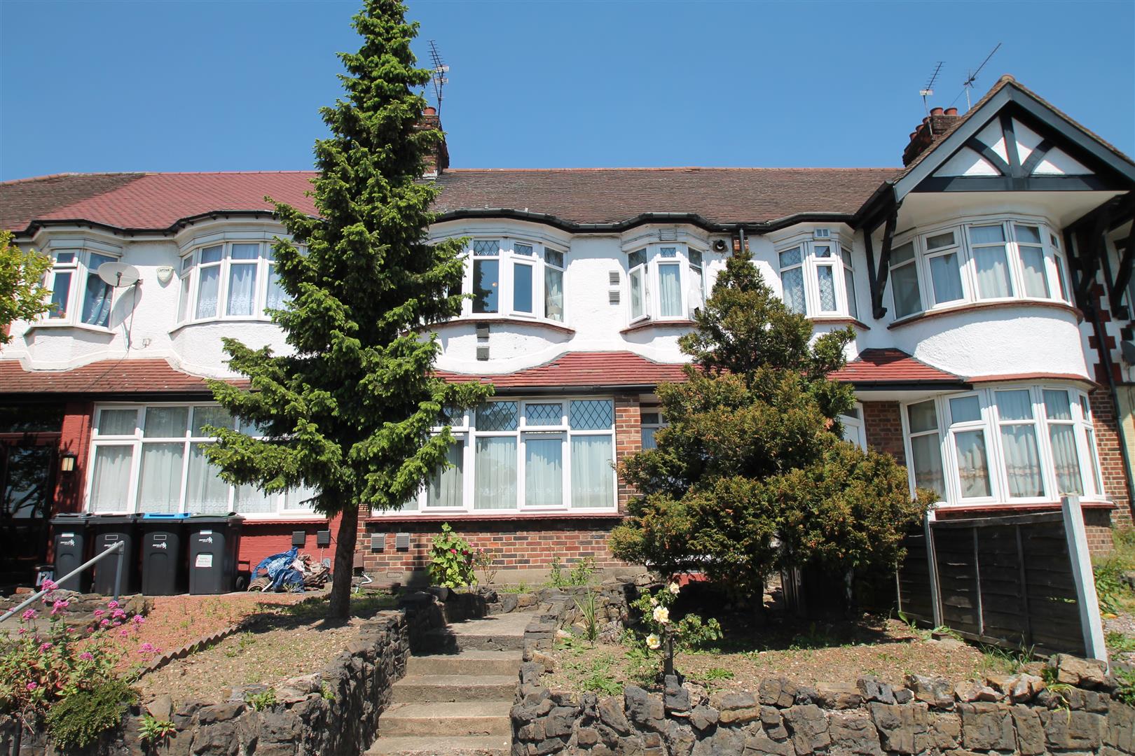 3 bedroom property for sale in North Circular Road, Palmers Green