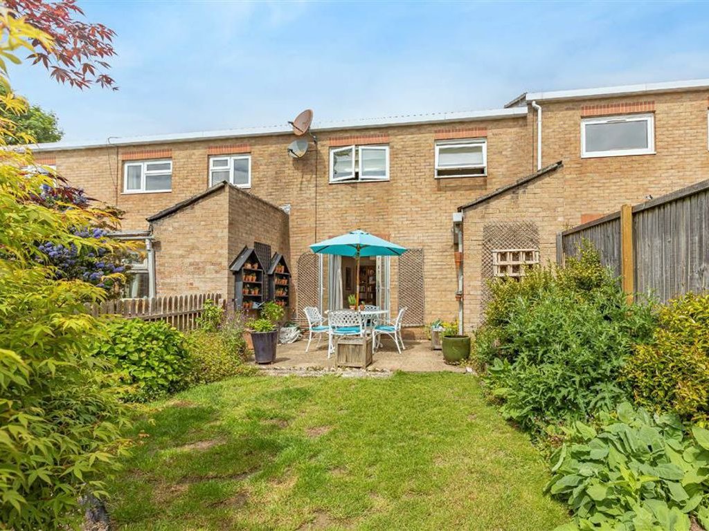 For sale 3 bedroom house, £309,995, Cranberry Walk, Coombe Dingle