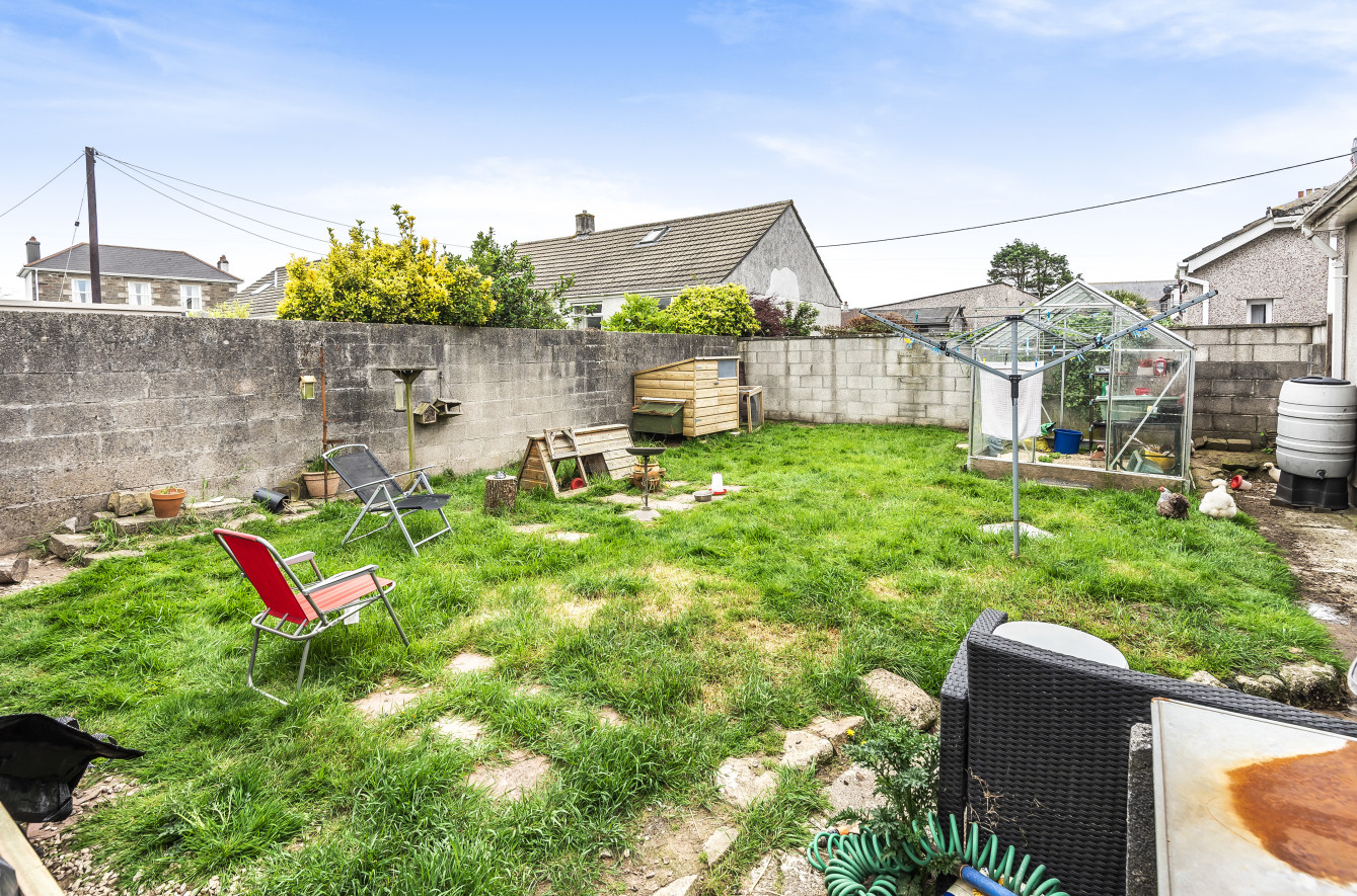 4 bedroom property for sale in Lower Broad Lane, Redruth, Cornwall