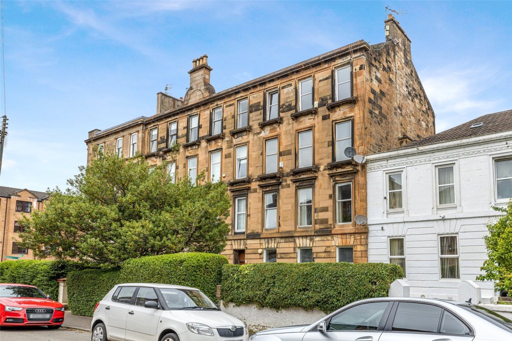 2 bedroom apartment for sale in Queen Mary Avenue, Queens Park, Glasgow