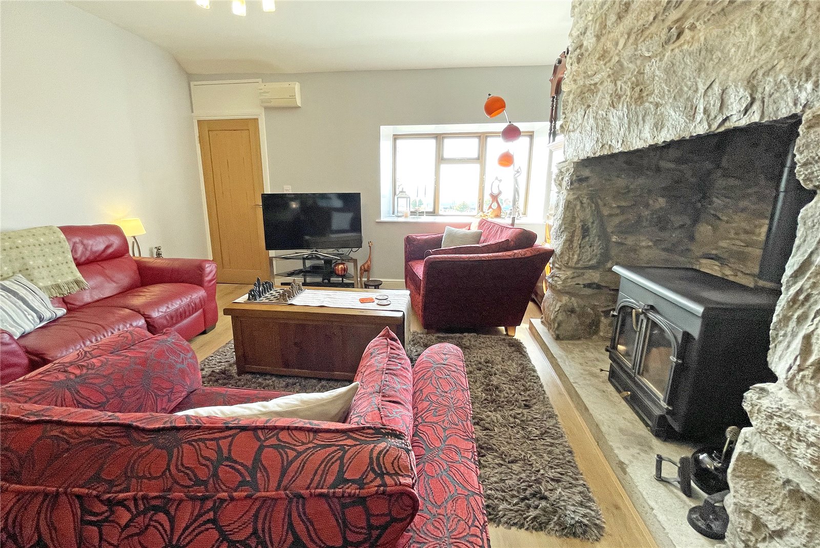 3 bedroom property for sale in Clogwyn Melyn, Penygroes, Caernarfon