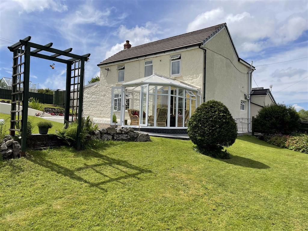 3 bedroom property for sale in Whitemill, Carmarthen Offers in the