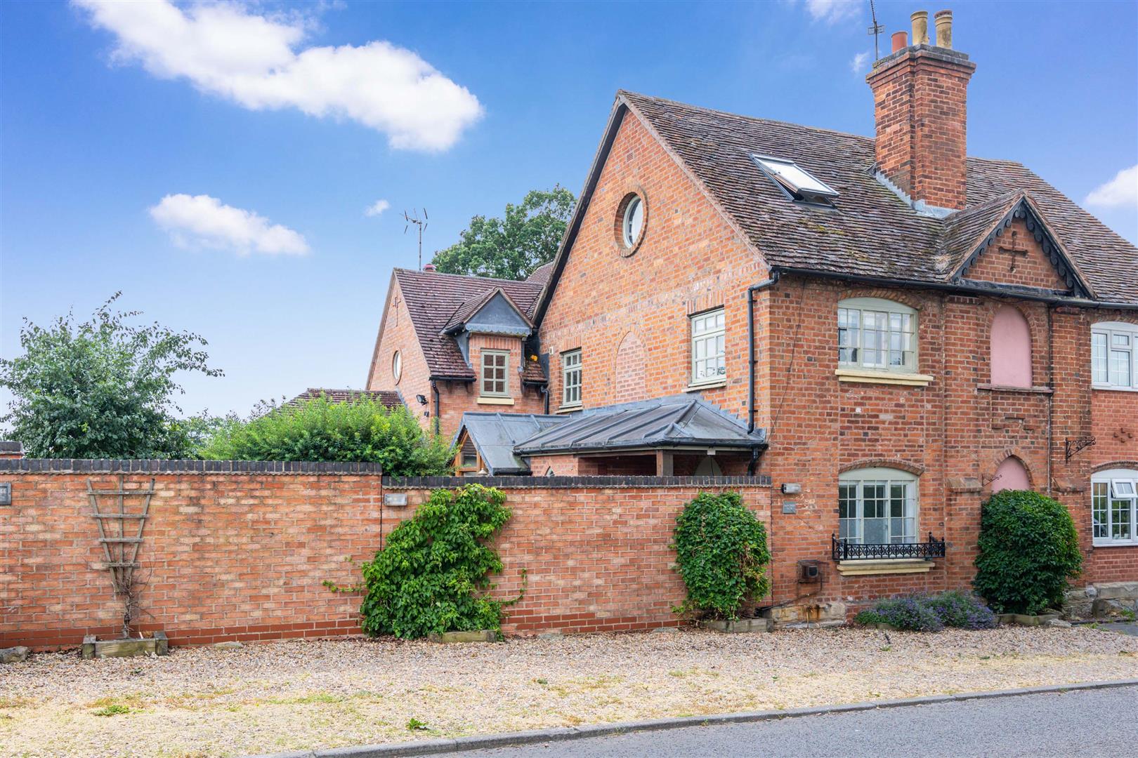 4 bedroom property for sale in Kinwarton, Alcester Guide price £660,000