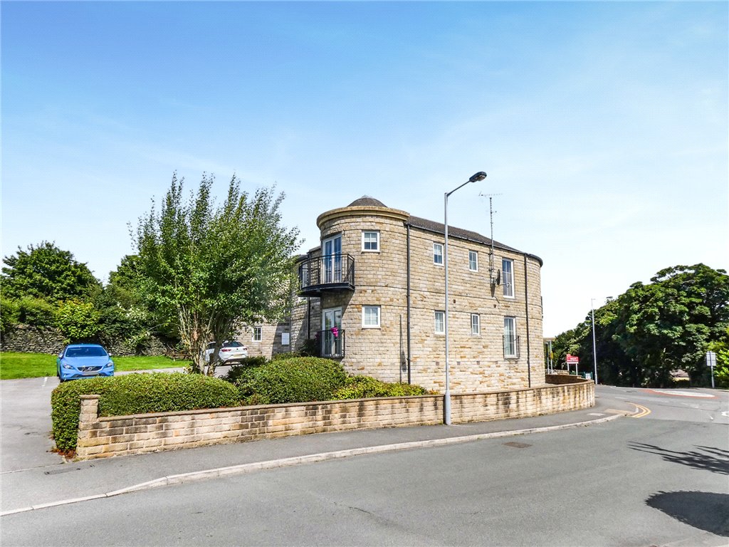 2 bedroom property for sale in Agincourt Drive, Gilstead, Bingley, BD16