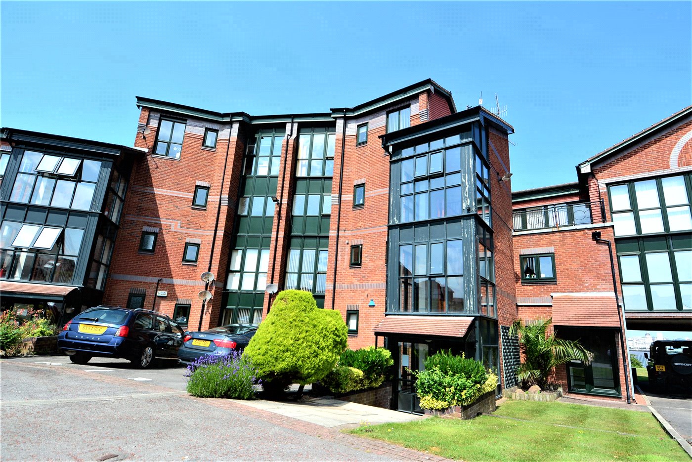 2 bedroom property for sale in Priory Wharf, Birkenhead, Wirral, CH41 £90,000