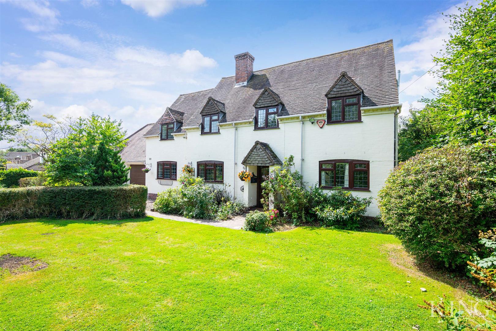 4 bedroom property for sale in Pratts Lane, Mappleborough Green