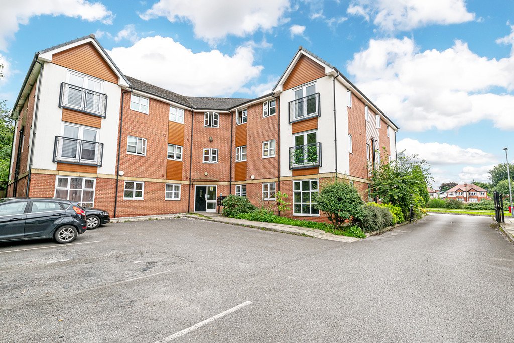 2 bedroom property for sale in Clearwater Quays, Latchford, Warrington